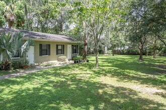 335 W Minnesota Ave in DeLand, FL - Building Photo - Building Photo