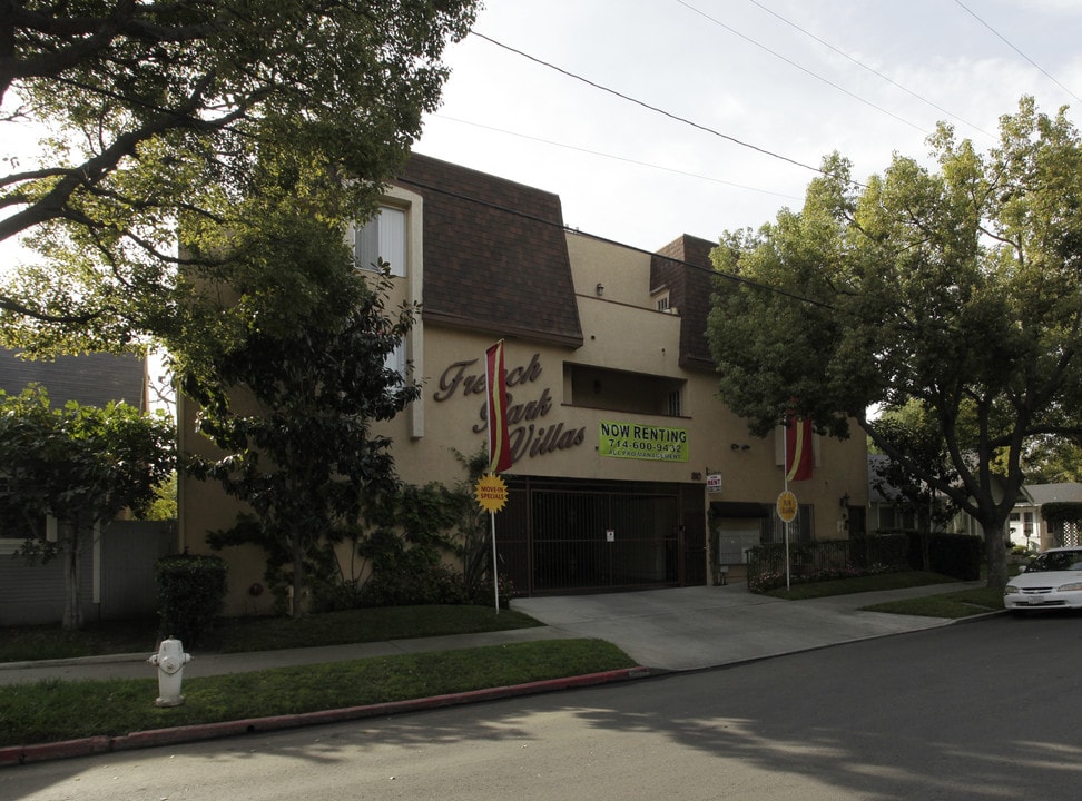 French Park Villas in Santa Ana, CA - Building Photo