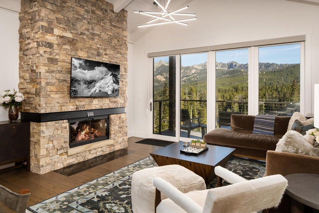 12 Wildwood Rd W in Big Sky, MT - Building Photo