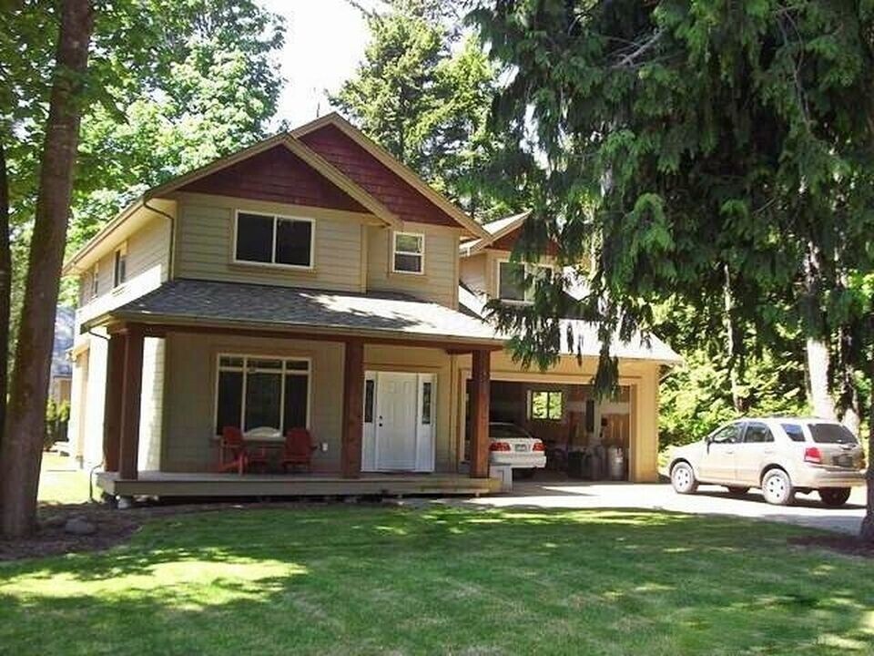 125 Park Drive in Point Roberts, WA - Building Photo