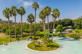 The Courtyards in San Diego, CA - Foto de edificio - Building Photo