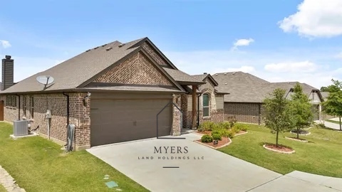 1509 Town Creek Cir in Weatherford, TX - Building Photo - Building Photo