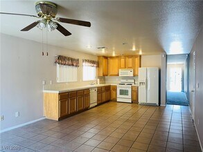 10456 Wellington Manor Ave in Las Vegas, NV - Building Photo - Building Photo