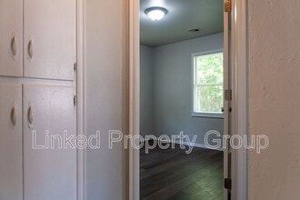 1321 NE 39th St in Oklahoma City, OK - Foto de edificio - Building Photo