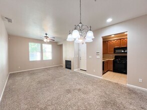 8344 Crystal Walk Cir in Elk Grove, CA - Building Photo - Building Photo