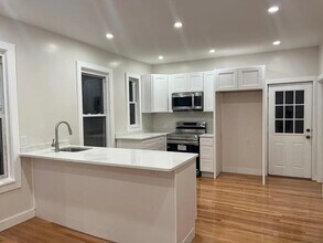 69 School St in Everett, MA - Building Photo - Building Photo