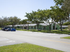 Pine Woods Villa Apartments in Cutler Bay, FL - Building Photo - Building Photo