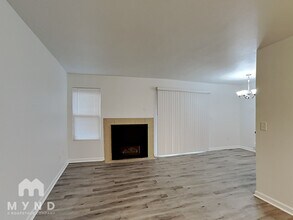 9805 Avondale Rd NE, Unit L138 in Redmond, WA - Building Photo - Building Photo