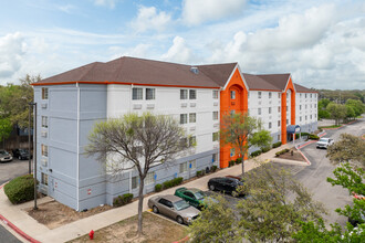 Siegel Select San Antonio in San Antonio, TX - Building Photo - Building Photo