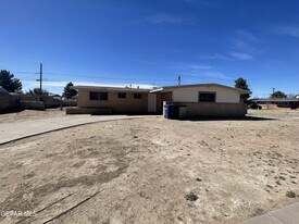 4449 Finch Way in El Paso, TX - Building Photo