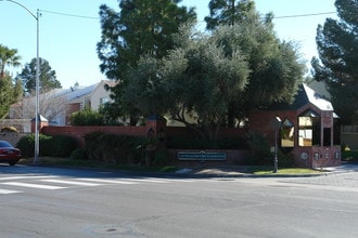 Las Vegas Country Club in Las Vegas, NV - Building Photo - Building Photo