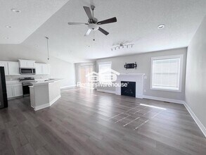 1317 NW 27th St in Ankeny, IA - Foto de edificio - Building Photo