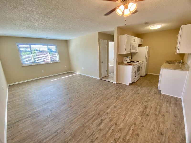 221 Jessup St in Brighton, CO - Building Photo