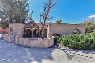 1066 Villa Linda Way in El Paso, TX - Building Photo - Building Photo