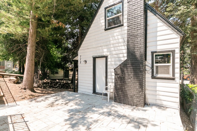 property at 772 Arrowhead Villa Rd