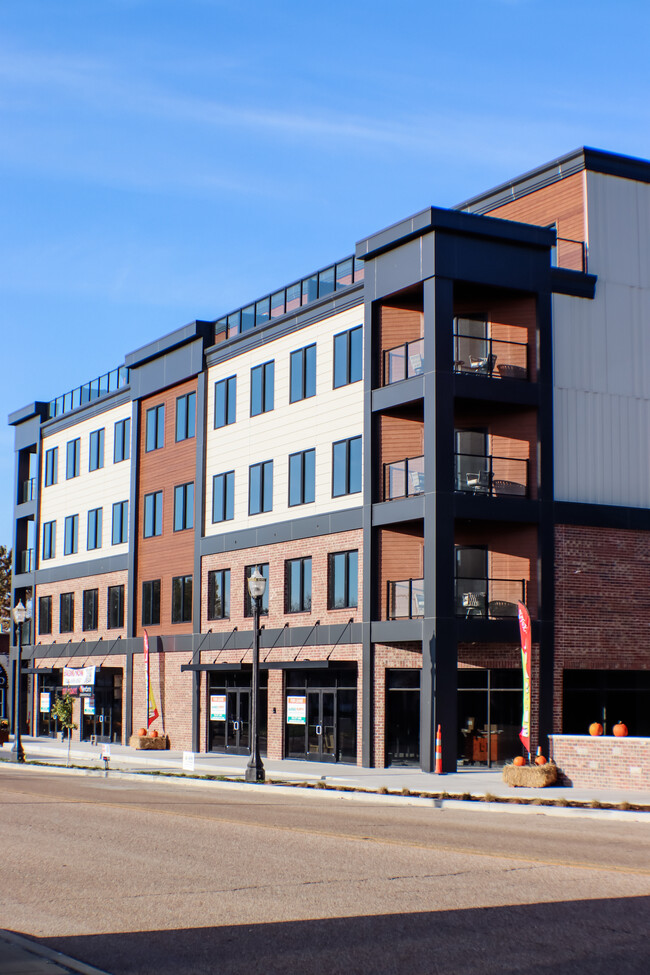 Station on Main in Edwardsville, IL - Foto de edificio - Building Photo