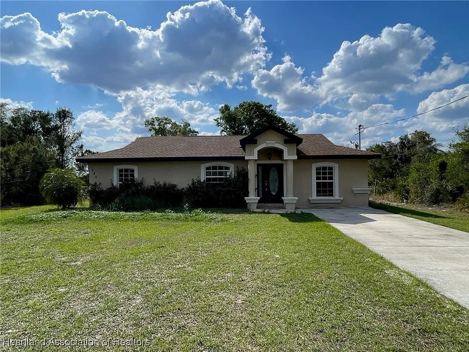 340 Hallmark Ave in Lake Placid, FL - Building Photo