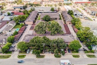 Scottwood in Houston, TX - Building Photo - Primary Photo