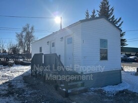 111 S Cedar Dr in Kalispell, MT - Building Photo