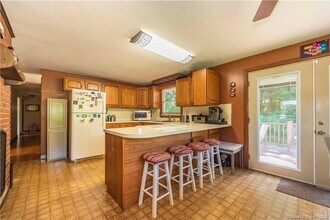 70 Ivy Rd in Plainville, CT - Building Photo - Building Photo