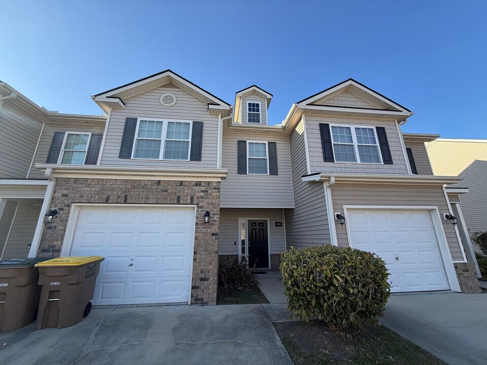 390 Canyon Oak Loop in Richmond Hill, GA - Building Photo