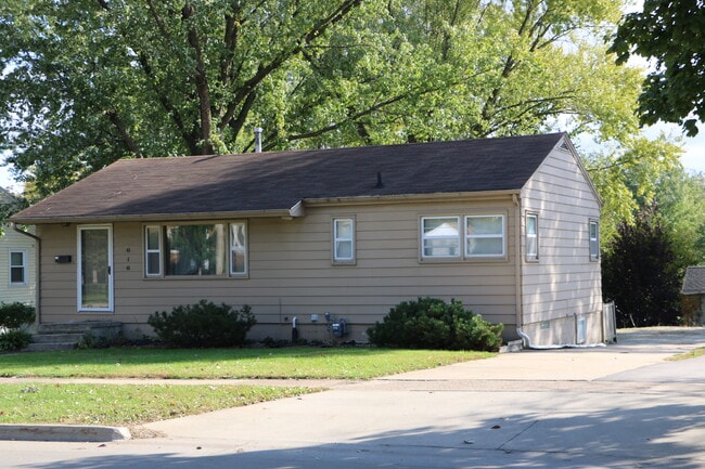 property at 616 W 18th St