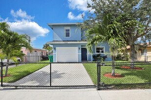 1519 W 17th St in Riviera Beach, FL - Building Photo