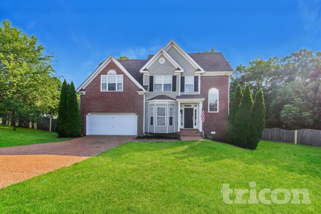 1831 O'Reilly Cir in Spring Hill, TN - Building Photo