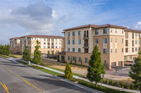 Salerno in Irvine, CA - Foto de edificio - Building Photo