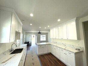1167 N Berendo St in Los Angeles, CA - Foto de edificio - Building Photo