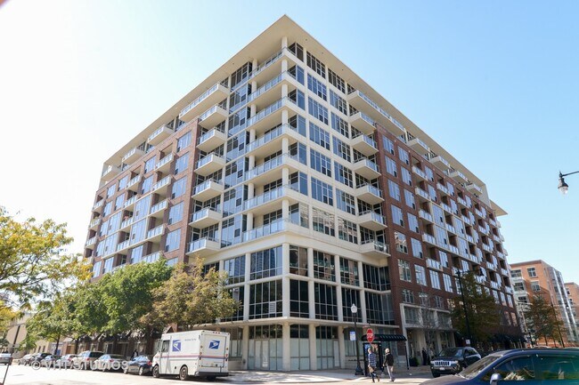 property at 901 W Madison St
