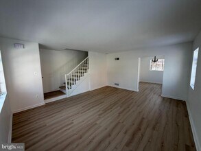 1304 S Walter Reed Dr in Arlington, VA - Building Photo - Building Photo