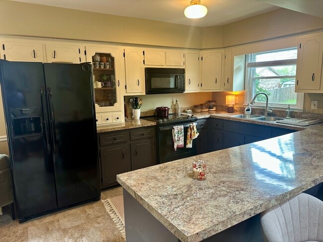 1205 Woodbridge Dr in Clarksville, TN - Building Photo - Building Photo