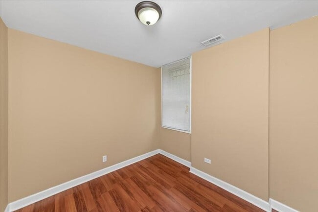 3000 S Kedvale Ave in Chicago, IL - Building Photo - Building Photo
