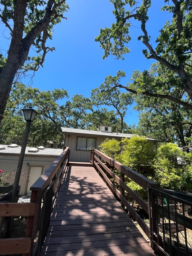 property at 3121 Walnut Blvd