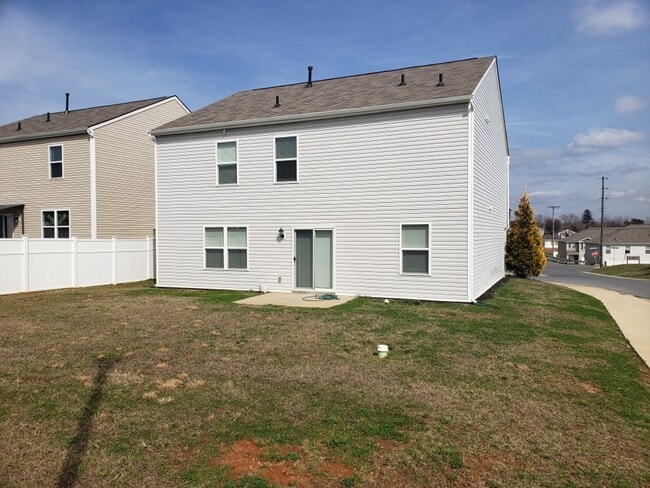 1104 Tay Sta in Kingsport, TN - Building Photo - Building Photo