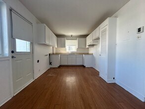 14380 Rue du Montmartre in Montréal, QC - Building Photo - Building Photo