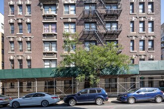 Annadale in New York, NY - Building Photo - Building Photo