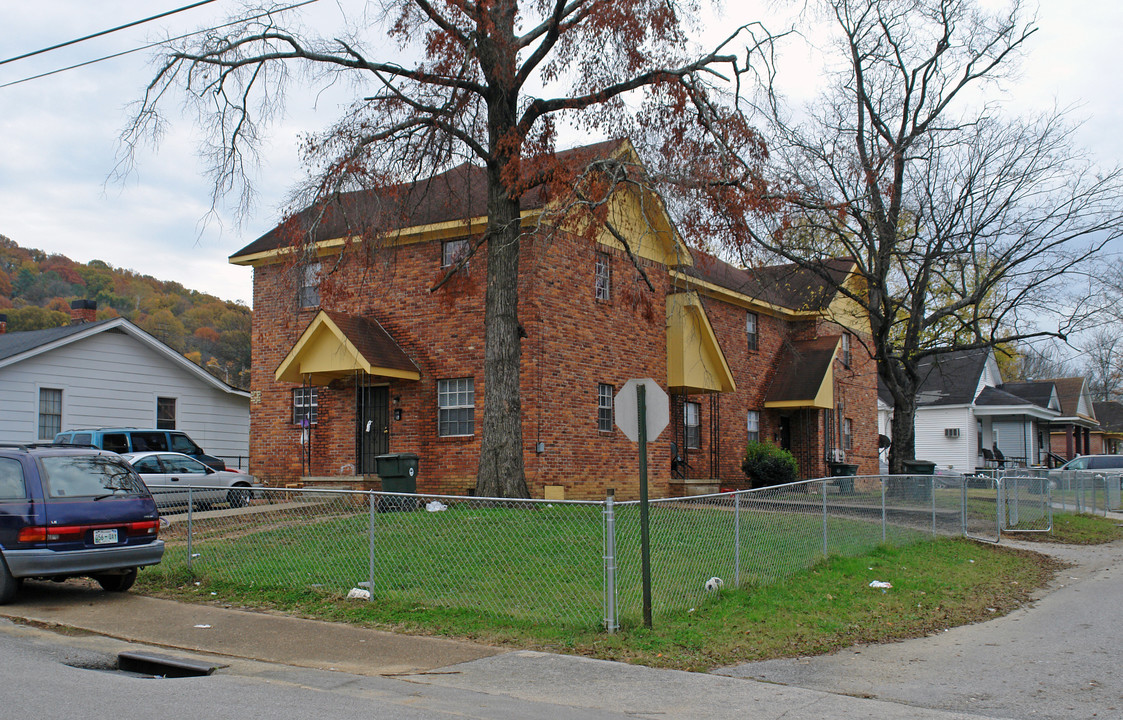 2506 E 19th St in Chattanooga, TN - Foto de edificio