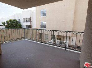 930 N Doheny Dr in West Hollywood, CA - Building Photo - Building Photo