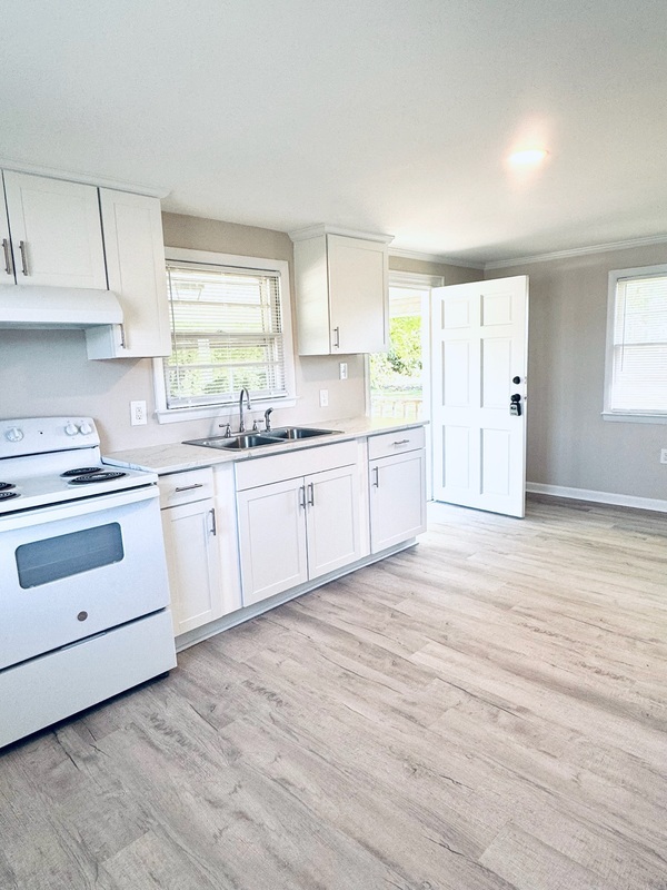 property at 126 S Brightleaf Blvd