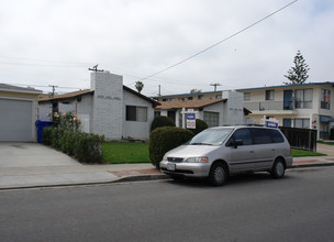 4458-4460 Bond St in San Diego, CA - Building Photo - Building Photo