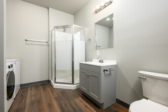 Graystone Landing in Fort Wayne, IN - Building Photo - Interior Photo