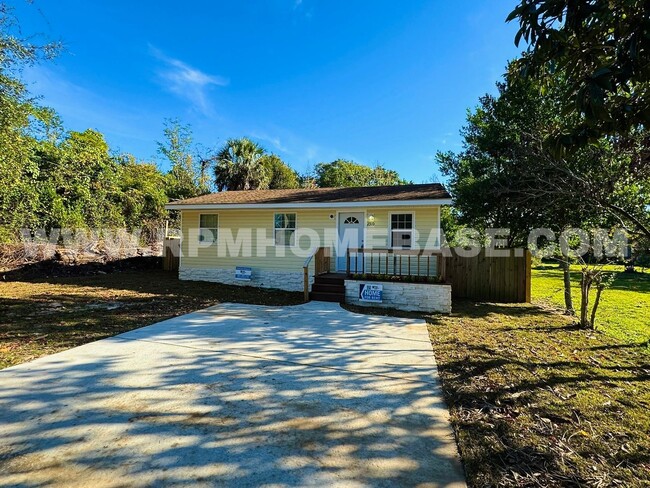 2310 N Baylen St in Pensacola, FL - Building Photo - Building Photo