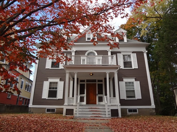 12 Bedford Ter in Northampton, MA - Foto de edificio