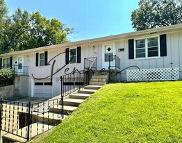 11317 E 13TH St in Independence, MO - Building Photo