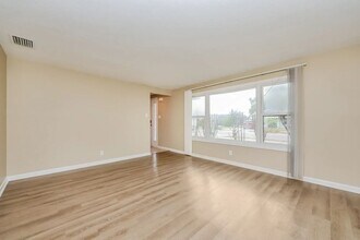 1701 Village Ct in Brandon, FL - Building Photo - Building Photo