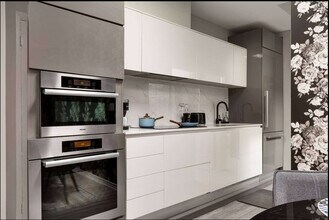 1366 Queen St E in Toronto, ON - Building Photo - Building Photo