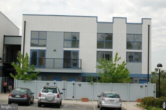 182 Gay St in Philadelphia, PA - Building Photo - Building Photo