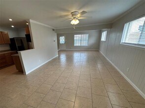 11323 Lochwood Blvd in Dallas, TX - Building Photo - Building Photo